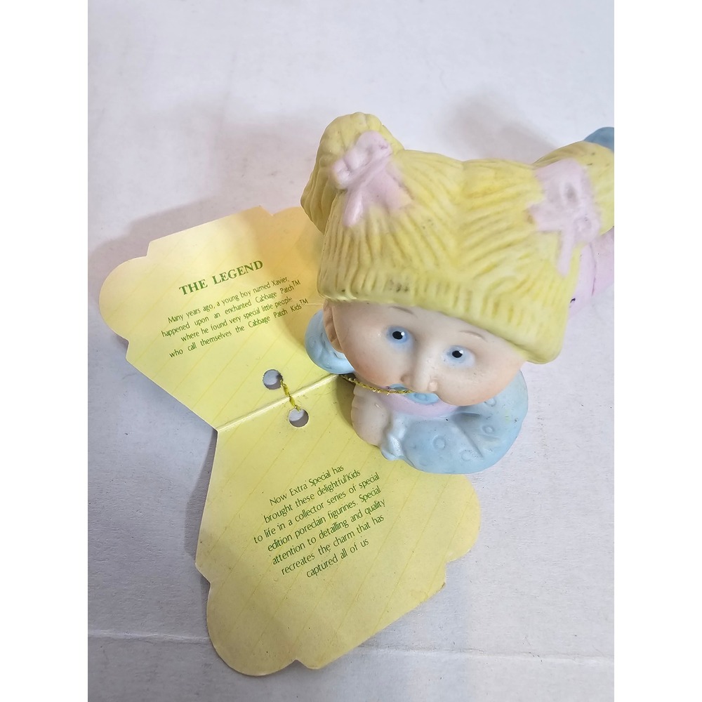 Vintage 1984 Cabbage Patch Kids Porcelain Figurine Blonde Girl Reclining 84ED